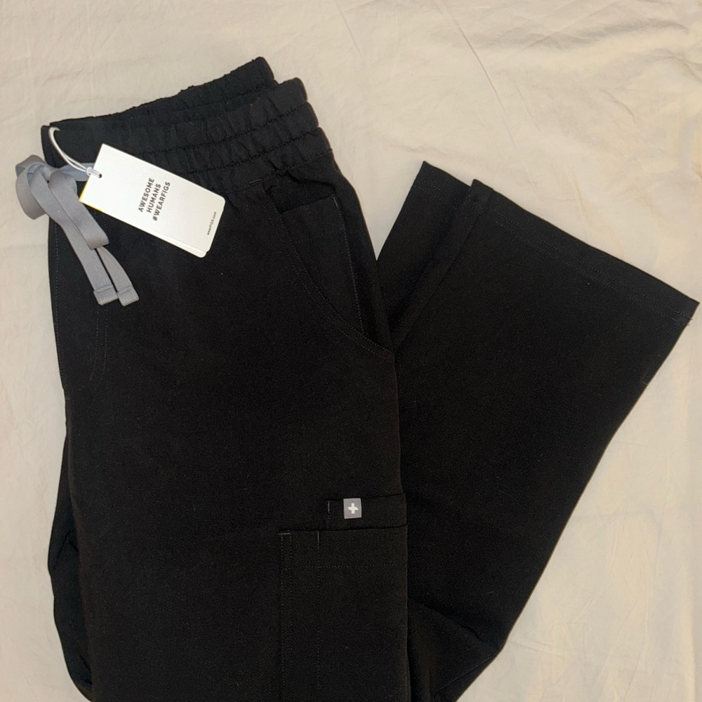 Black Figs Women’s Scrub Pants